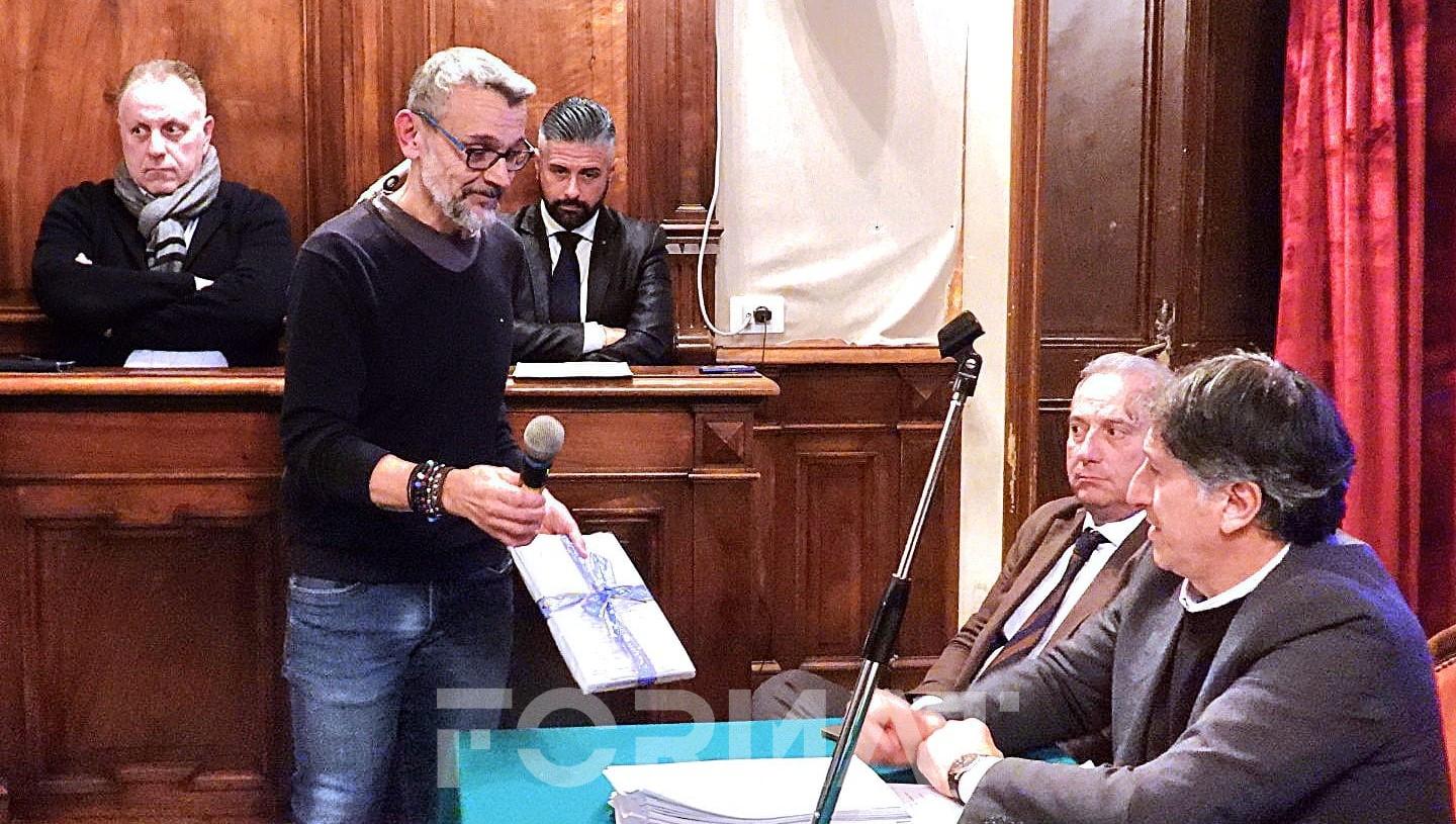 Il Consiglio Comunale approva 24 dei 26 punti e riceve le 1231 firme del Comitato SoStareaRieti