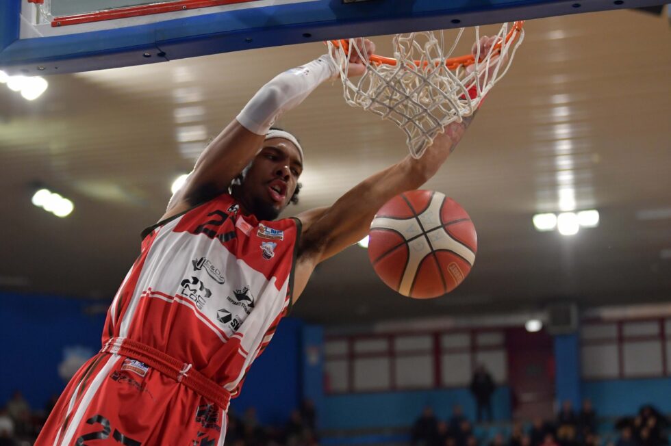 La Sebastiani chiude il suo anno battendo 68-62 la Fortitudo