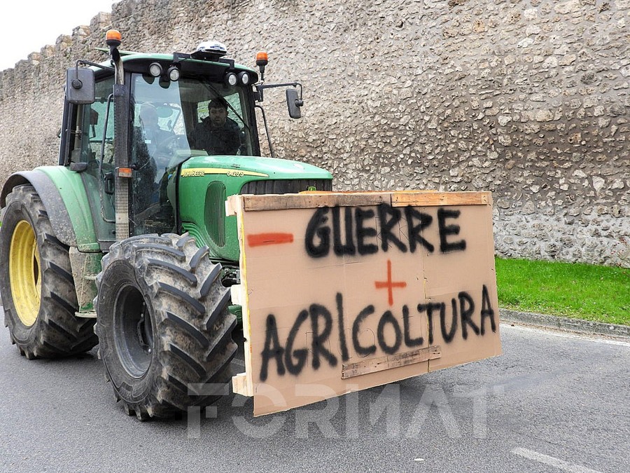 Manifestazione degli agricoltori contro il Mercosur: i trattori tornano nelle vie cittadine