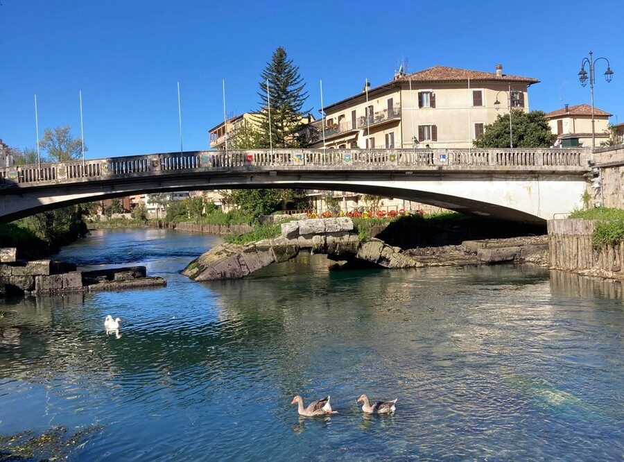 Fiume Velino basso con resti ponte ph P. Centoofanti02