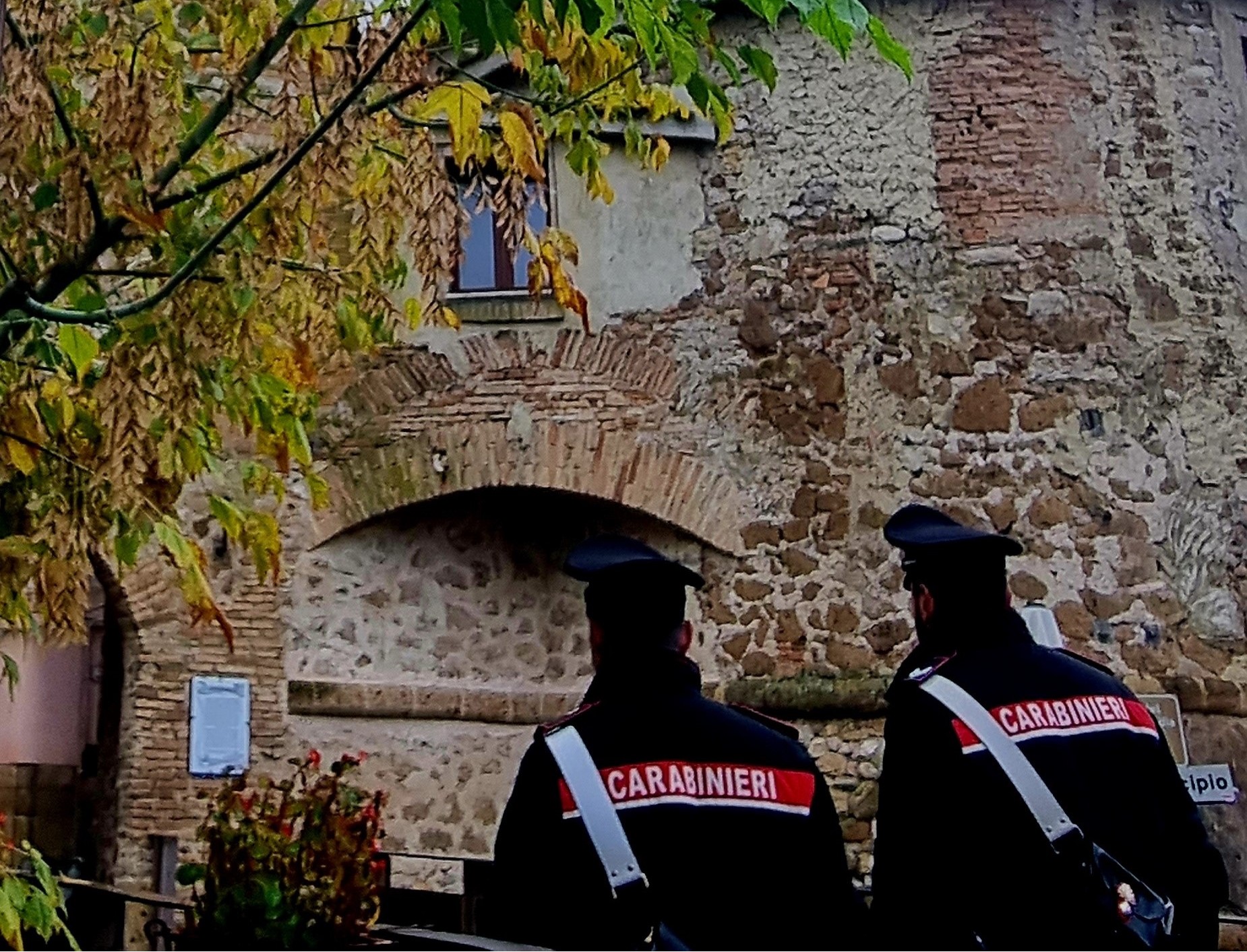 A passeggio nel centro nonostante fosse agli arresti domiciliari: arrestato dai Carabinieri