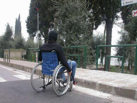 Barriere architettoniche, Indagine Ass. Coscioni – Roma, Frosinone, Rieti senza approvazione definitiva del Piano a 40 anni dalla legge