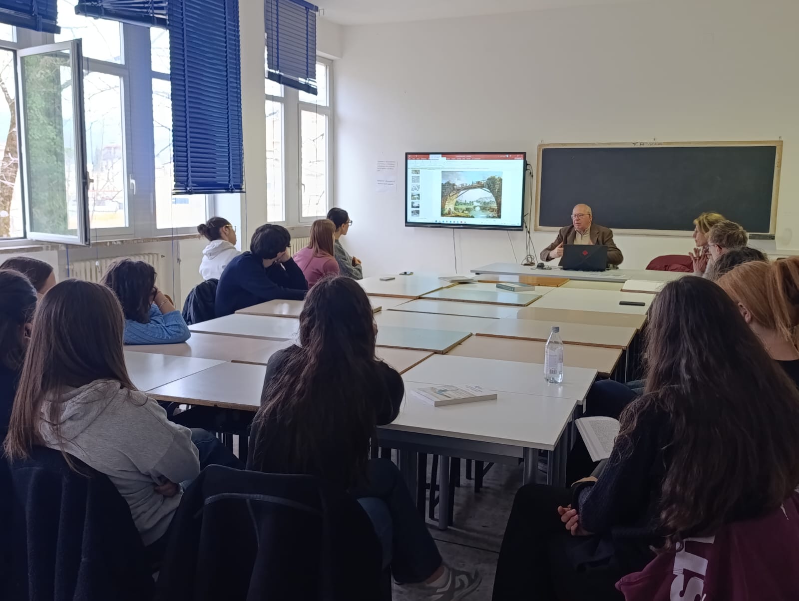 Tra droni, mappe storiche e paesaggio: all’I.I.S “Carlo Jucci” prosegue il corso su Archeologia, Architettura e Acqua