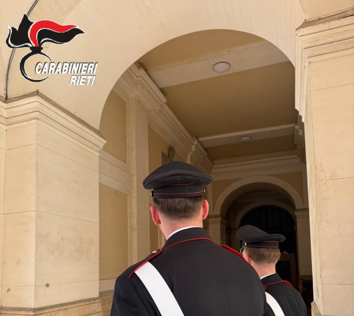 Derubano anziane al supermercato e prelevano con i loro bancomat. Identificate e denunciate dai Carabinieri due donne