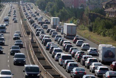 Esodo di Pasqua sulle strade e autostrade anas 60 milioni di veicoli fino al 7 aprile