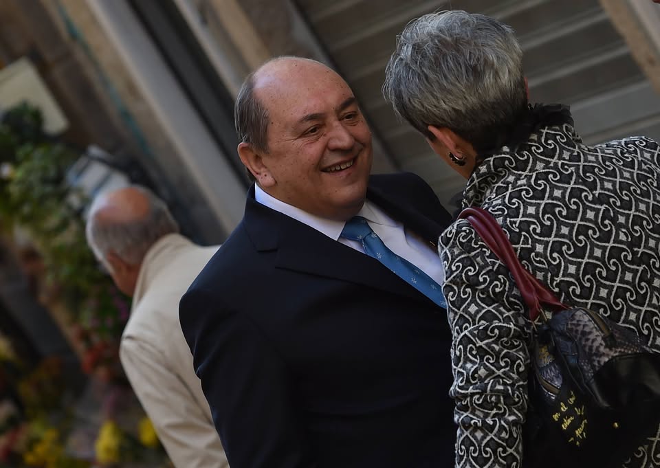 Furto di identità digitale per l’ex sindaco Cicchetti