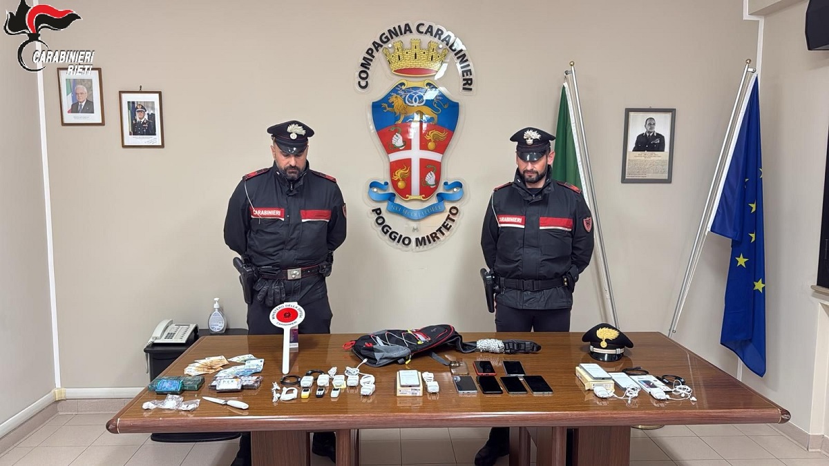 Trovati con droga e cellulari destinati a essere consegnati clandestinamente in carcere: arrestate tre persone