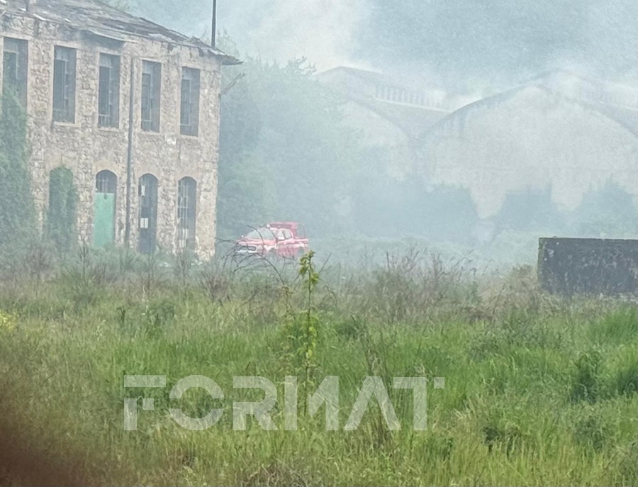 Incendio nell’ex zuccherificio: fiamme in un capannone
