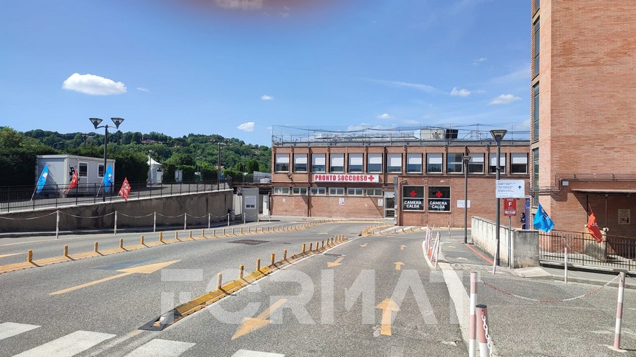 Il personale del Pronto Soccorso del San Camillo De Lellis rassicura: cure e dignità garantite anche nei corridoi