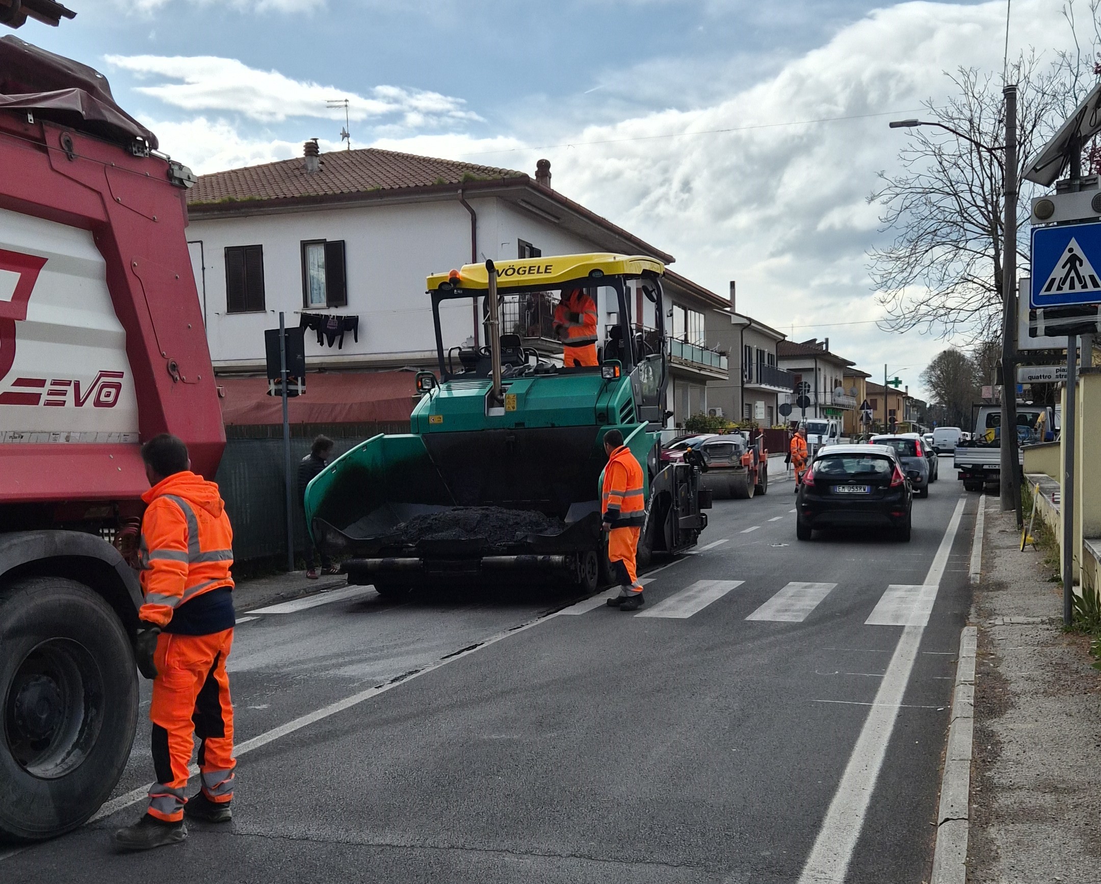 Angelucci: “A Quattrostrade e Vazia installati gli attraversamenti pedonali rialzati”
