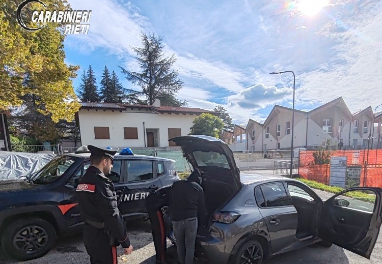 Servizio straordinario di controllo del territorio dei Carabinieri: arrestato un ottantenne per evasione e tre segnalazioni per droga