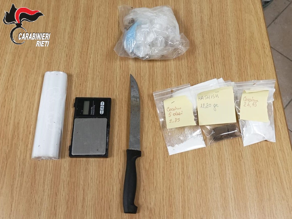 Cocaina, eroina e hashish nel bivacco nel bosco. Arrestato dai Carabinieri 33enne cittadino di origini marocchine