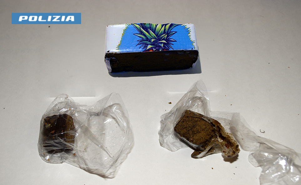 Spaccio di stupefacenti in centro: due giovani arrestati dalla Polizia di Stato