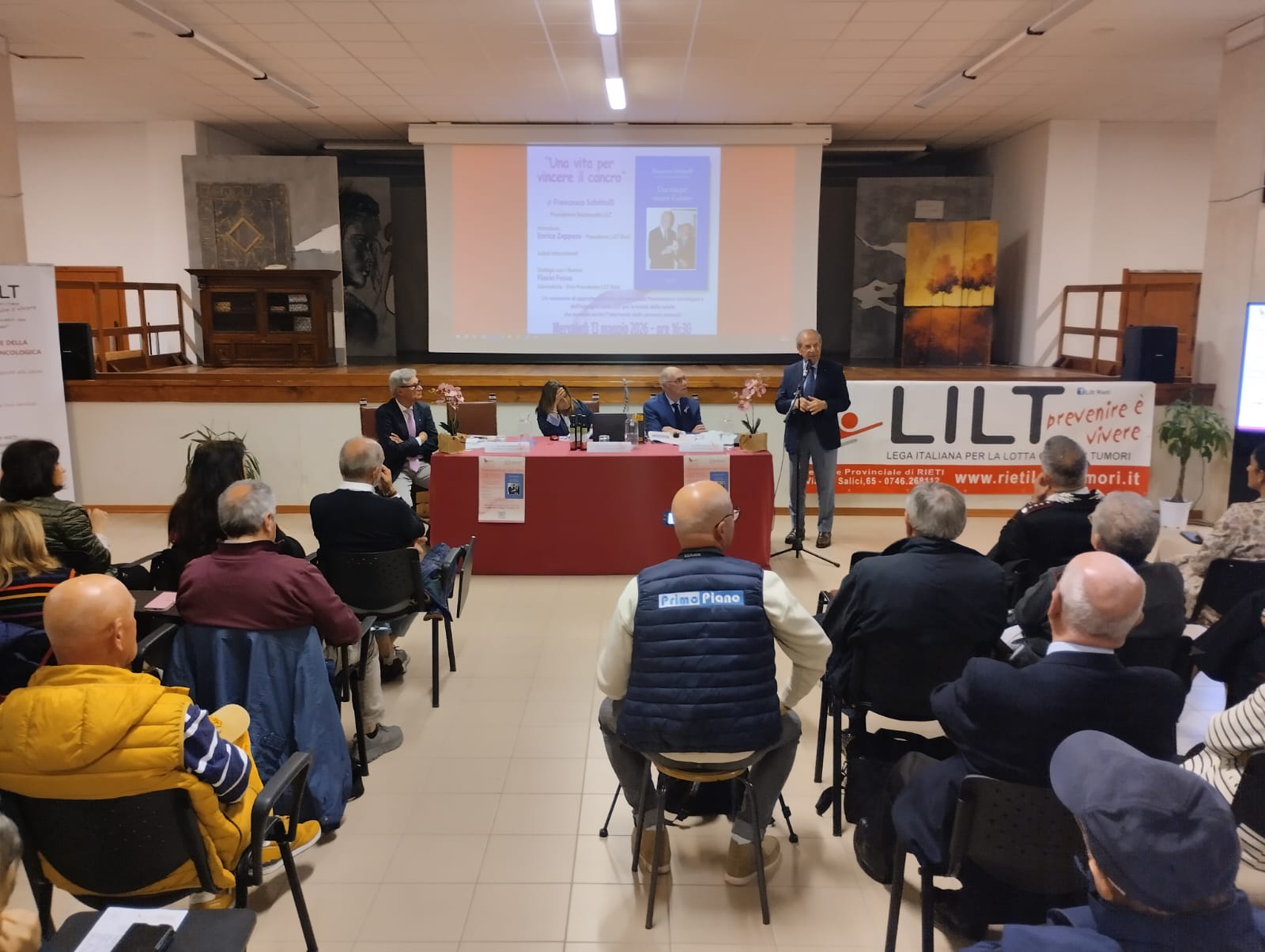 Grande partecipazione al Costaggini per la presentazione del libro di Francesco Schittulli “Una vita per vincere il cancro”