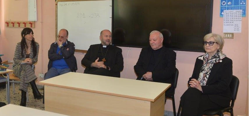 Il dubbio la fede e la responsabilità: il vescovo Piccinonna incontra gli studenti del Laboratorio di Giornalismo della Media Ricci