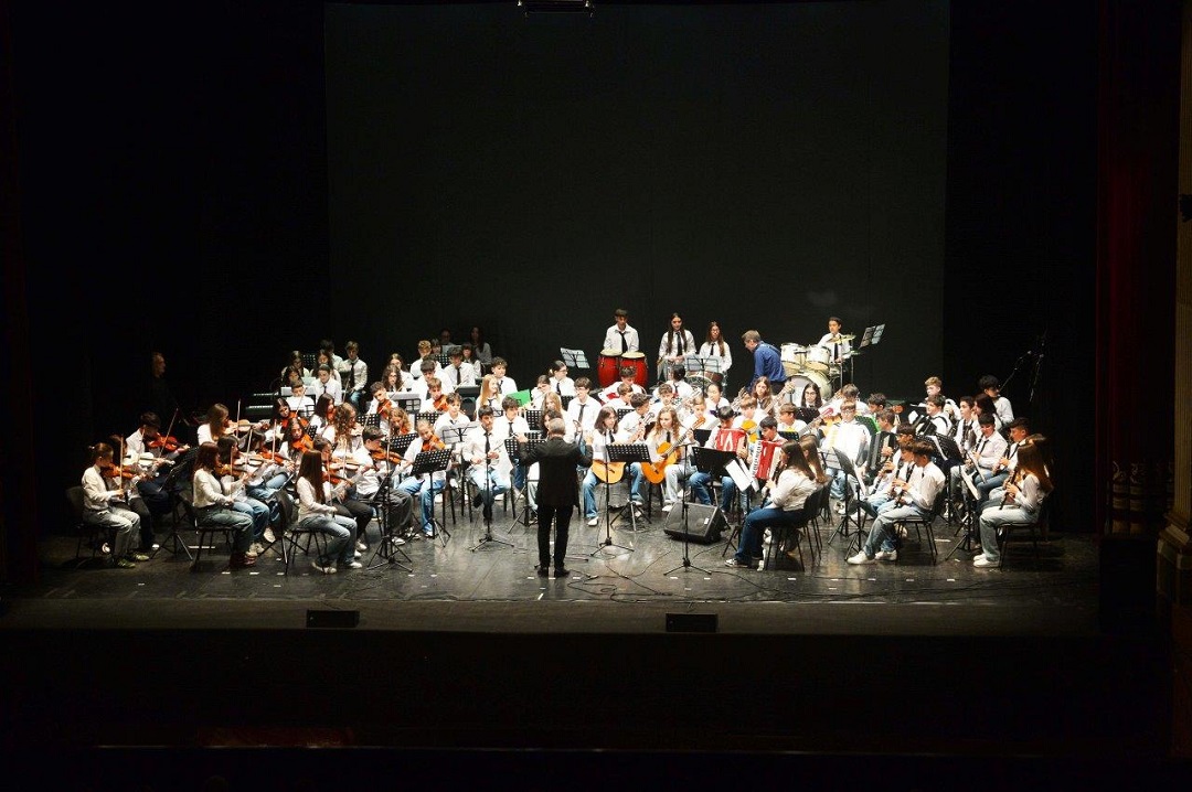 L’Orchestra della “Ricci” conquista il pubblico del Teatro Flavio Vespasiano