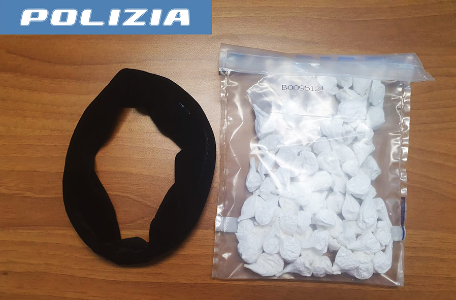 Acconciatura “stupefacente”, donna arrestata dalla Polizia di Stato