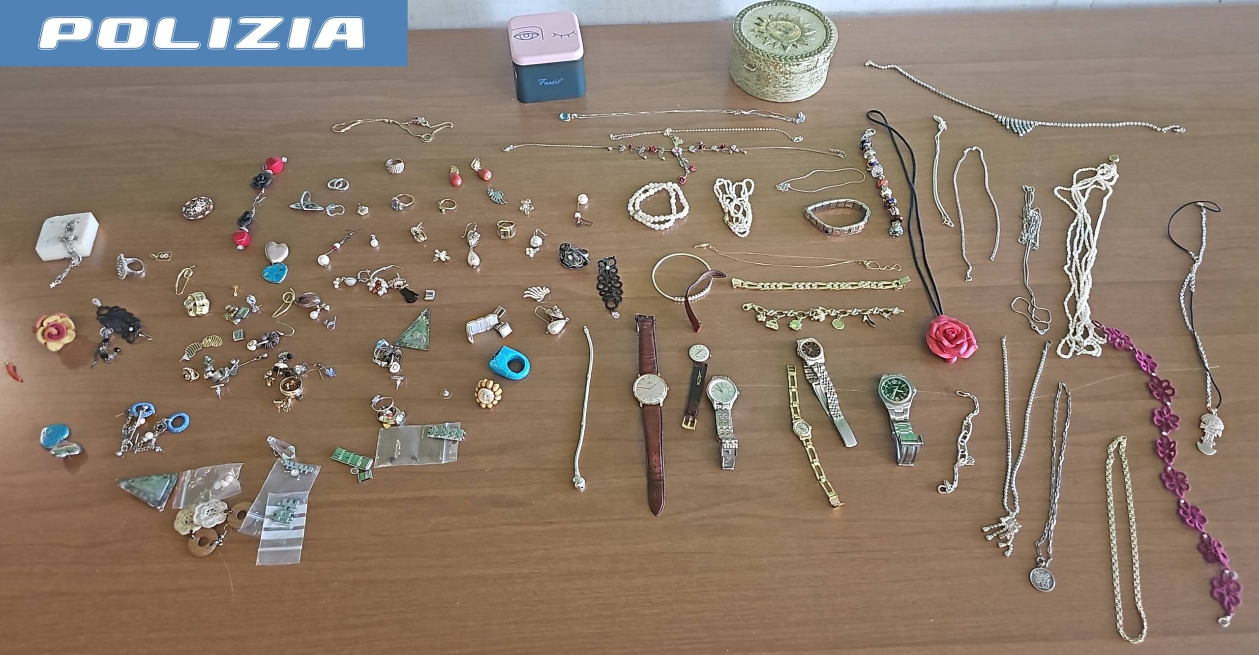 Si finge carabiniere e truffa un giovane ragazzo