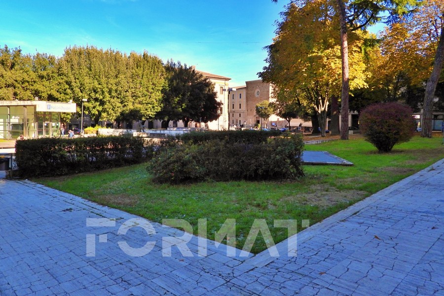 Piazza Oberdan004