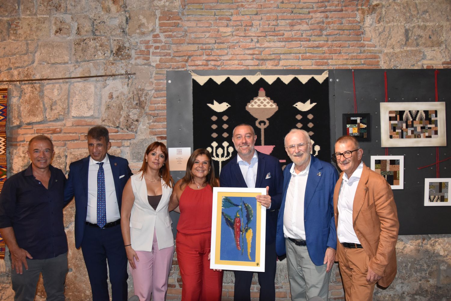 Inaugurato Spazio Arte con la mostra Solidale Lions International e i  tappeti di Nule