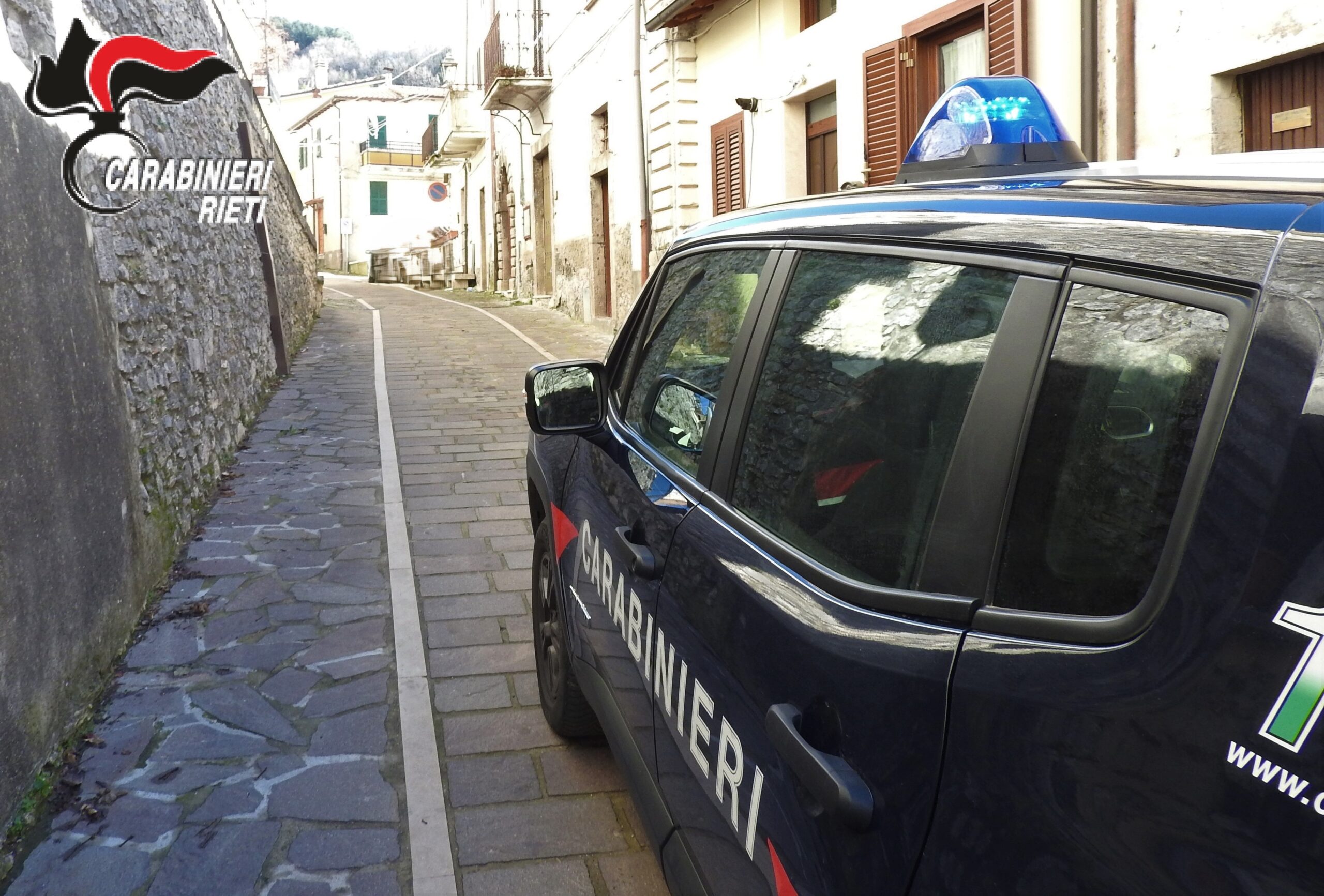 Esplode colpi di fucile nel cortile per esercitarsi al tiro, deferito dai Carabinieri