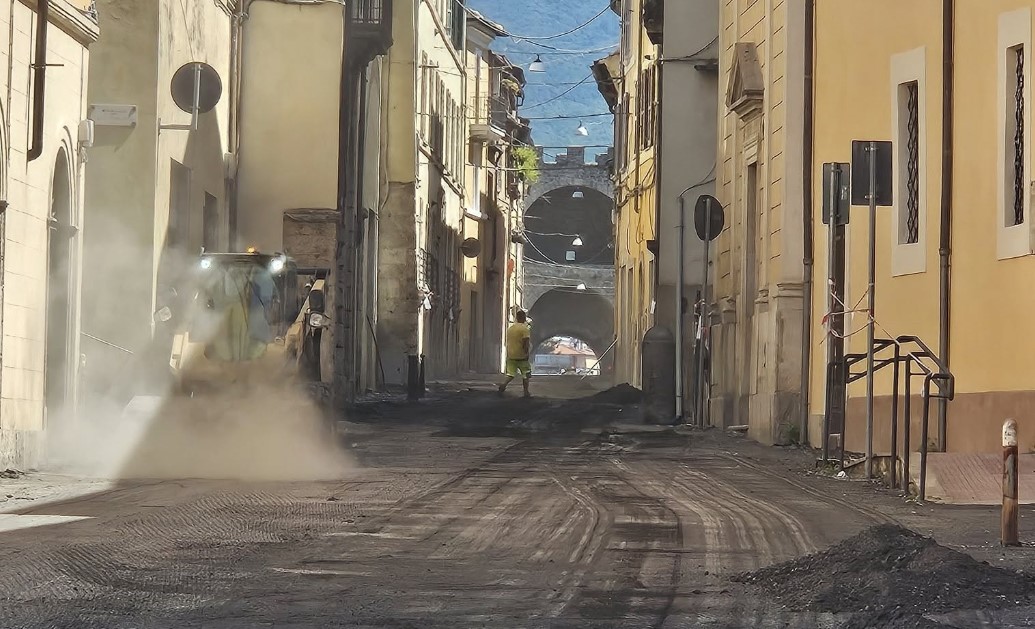 Lavori via Garibaldi, la protesta: “E non dite che noi residenti ci lamentiamo sempre”