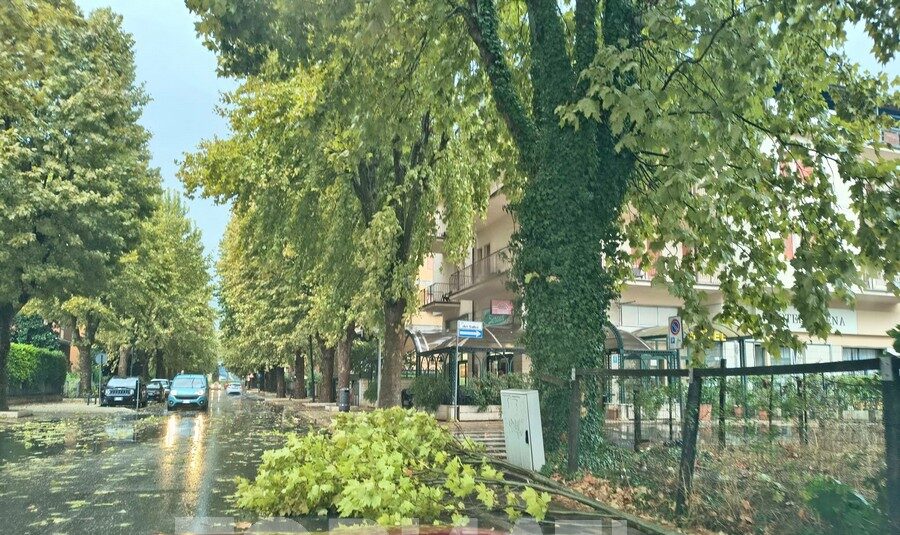 Maltempo in città 25 agosto 2026016