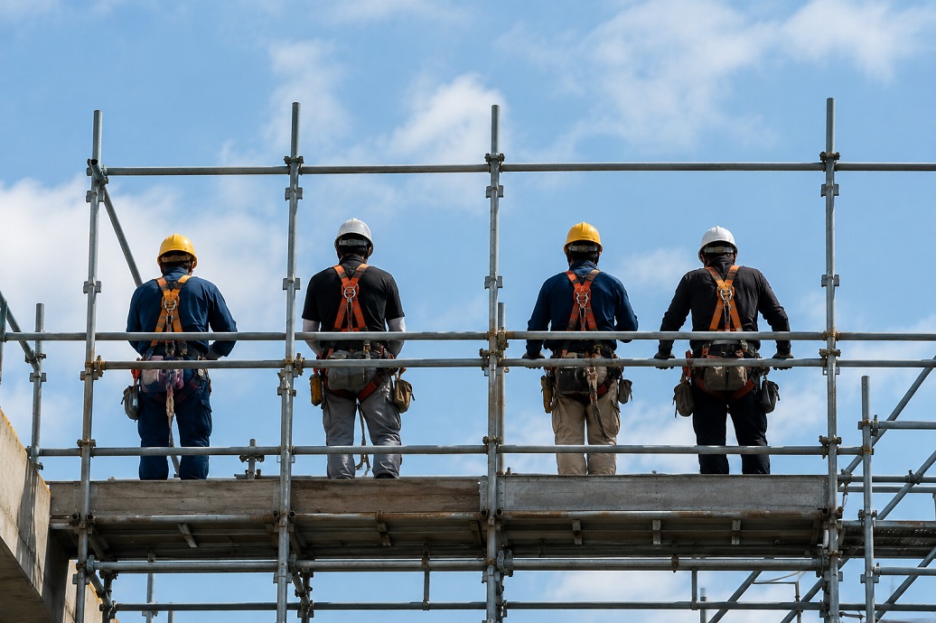 Operai senza stipendio in un cantiere della ricostruzione: protesta e intervento della FILCA CISL