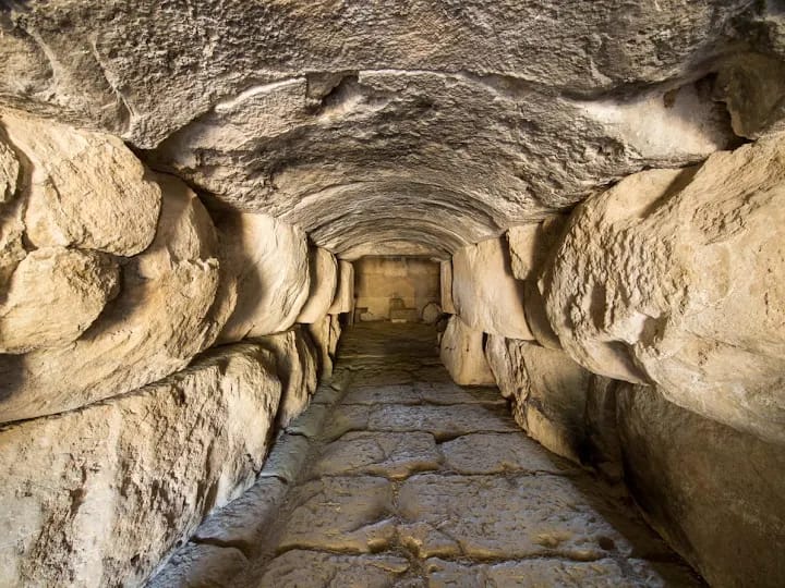 A Frasso il Mausoleo dei Massacci