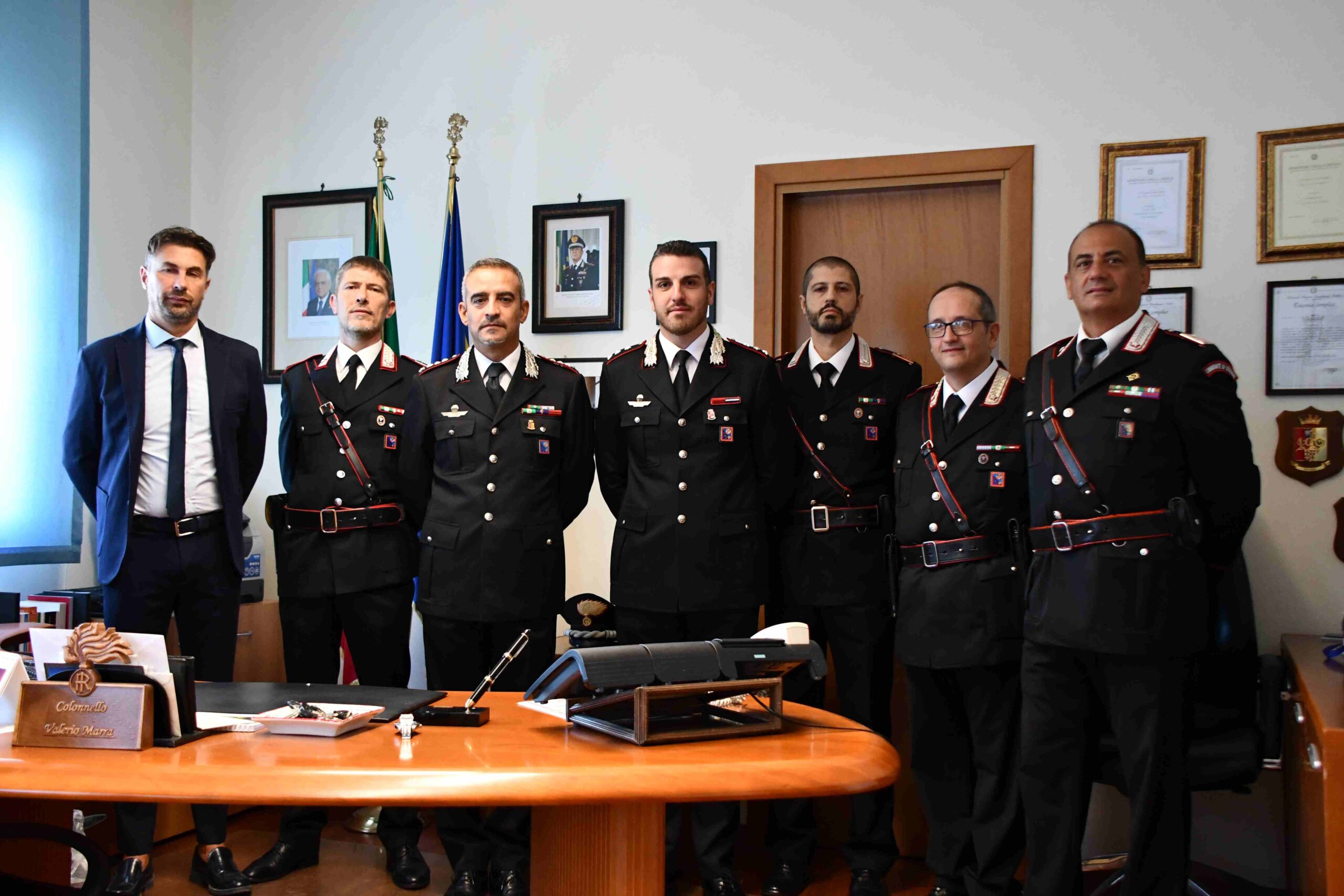 Avanzamenti di grado con nuove qualifiche al Comando Provinciale dei Carabinieri: il Colonnello Valerio Marra riceve i militari promossi