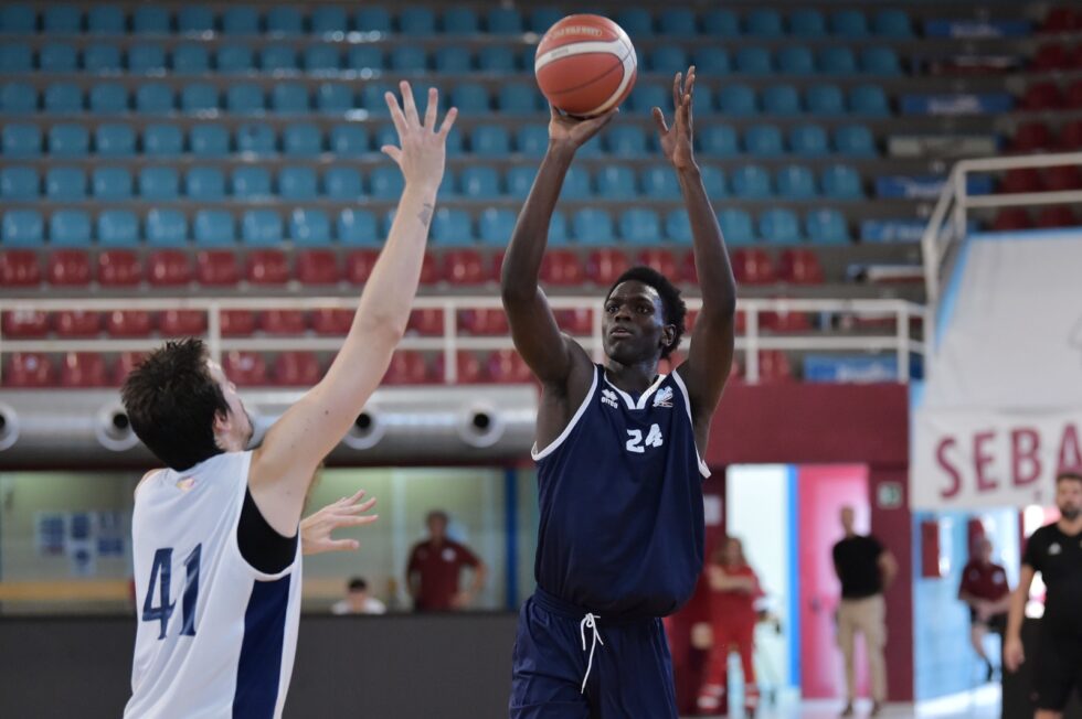 La Sebastiani lotta e vince al PalaSojourner: Virtus Roma battuta 61-59