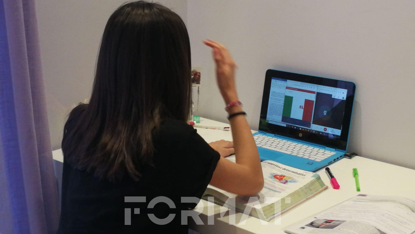 Sono le otto di sera, si apre il registro elettronico e arriva la sorpresa: altri compiti per domani