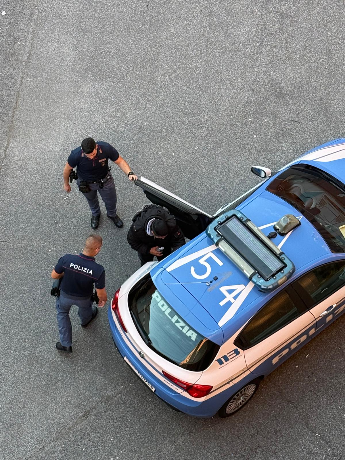 Stalker sconta la pena  e viene espulso dalla Polizia di Stato